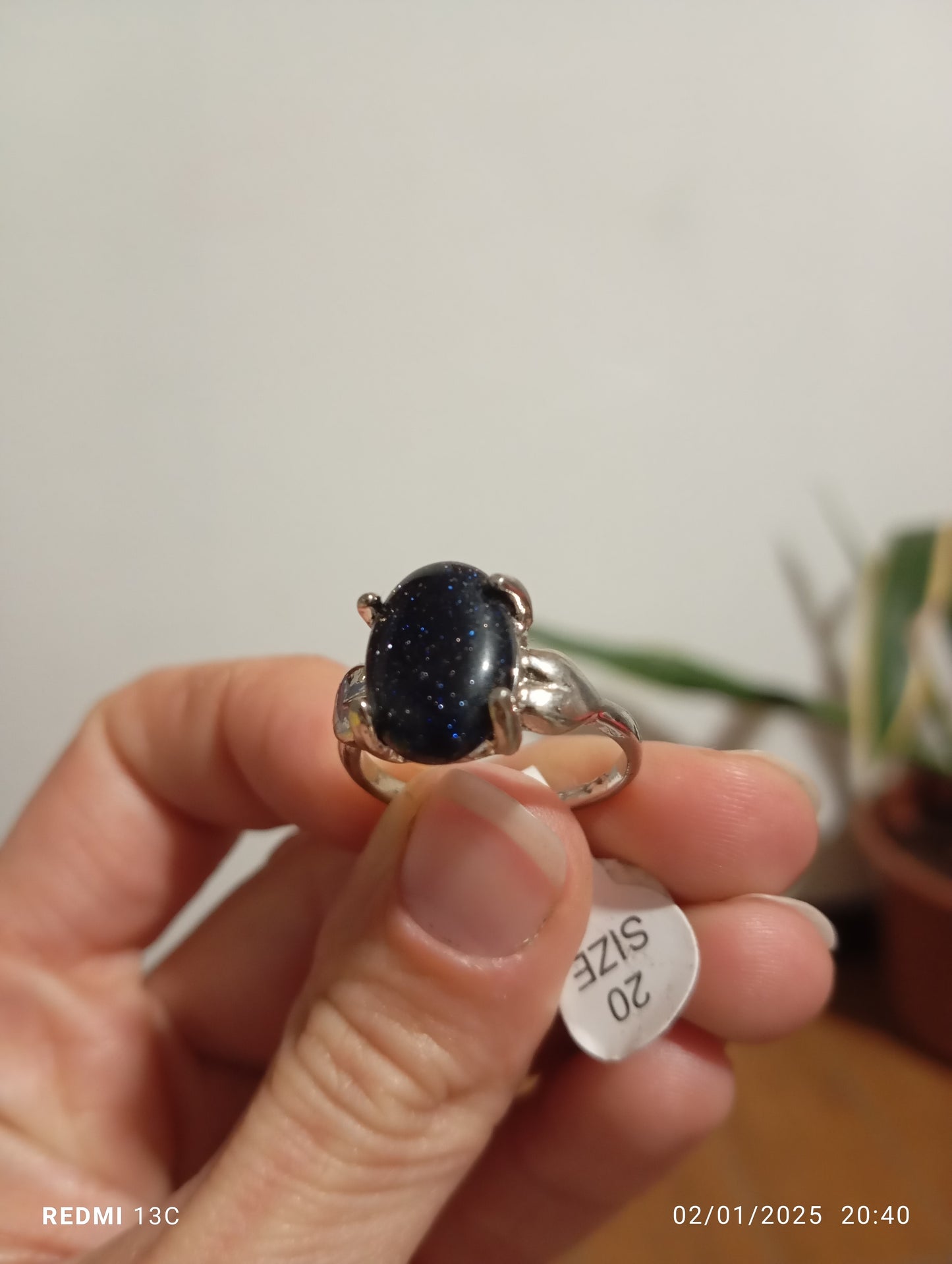 Anillo con piedra ópalo